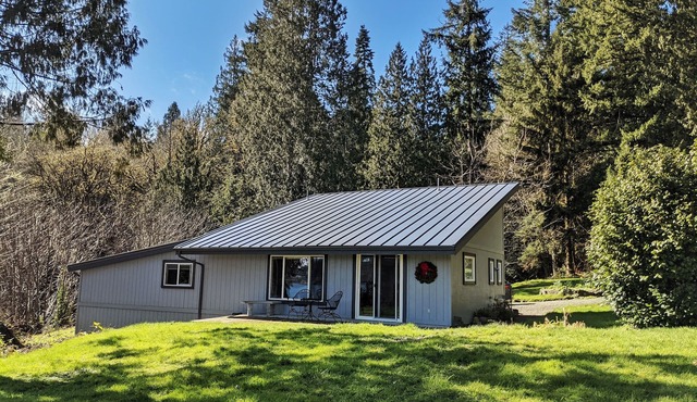 3br w/beach access, large garden, beautiful views