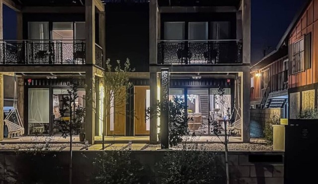 3BR w/King Bed + 3.5 Baths Near Beach
