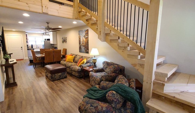 3BR WALK-IN w/Loft ~ Pets OK ~ Pool ~ FREE TICKETS INCLUDED! (Paradiso)