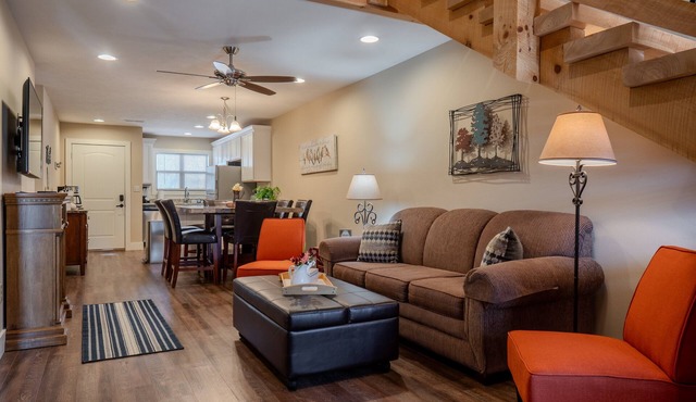 3BR WALK-IN w/Loft ~ Pool ~ FREE TICKETS INCLUDED! (RH230B)