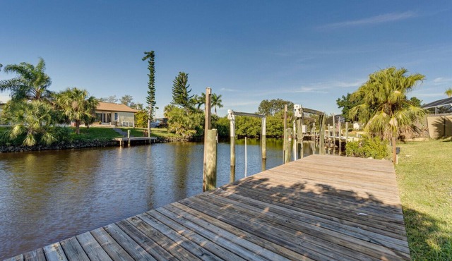 3BR Waterfront Home w/Dock & Canal Access