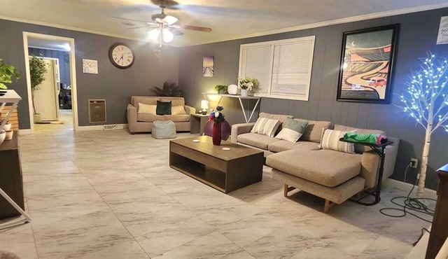 3BR with Fireplace, Smart TV , Near BMW & GSPn