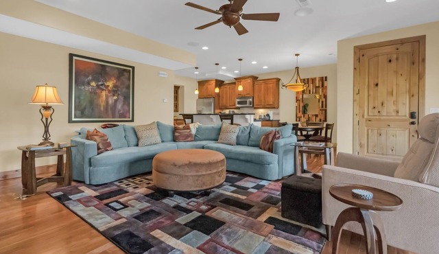 3BR with Hot Tub 10 Min to Canyon Village