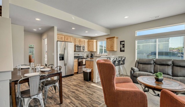 3BR with King Bed Near Hill AFB and Davis Conference Center