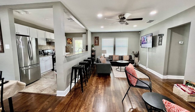 3BR Woodlawn Home | Furnished Extended Stay Near Med Center