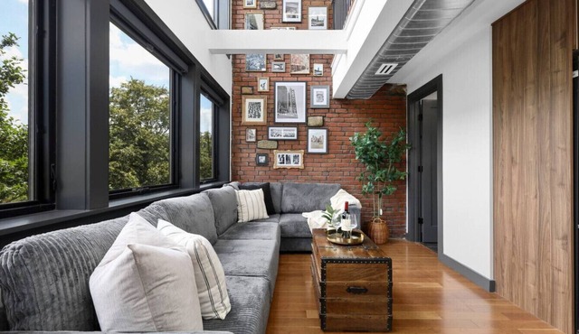 3BR3Bth Penthouse 2 Parking Spaces/TD/MIT/Harvard