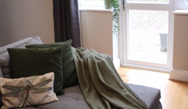 3brs,2.5bthrms, WIFI, gated parking for 2 cars, Discount on Long Term bookings!