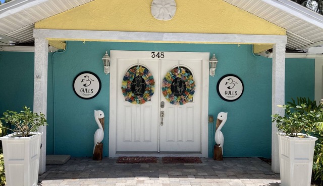 3Gulls Inn Ozona2-Boutique Hotel-SwimSpa-King Suite-Pets Stay Free-Dtntwn Ozona