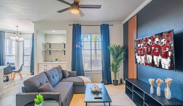 3Min To Stadium w/Balcony Pool Gym Parking W/D