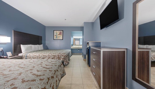 3Practical Rooms Near Weslaco Museum - 2 miles | Great for Adventure Seekers