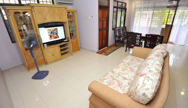 3R3B Semi-D Hillside landed nearby SPICE Arena & Airport.