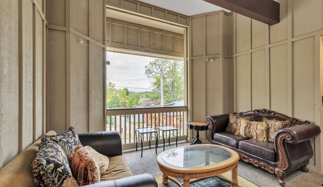 3rd Floor Back Side Corner Penthouse Suite- 305 by Grand Wood Suites