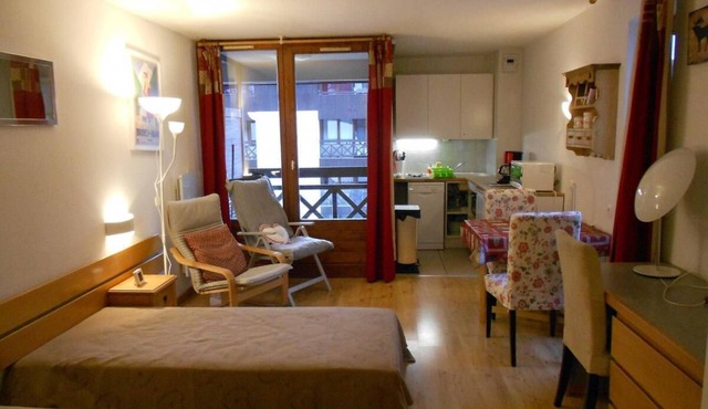 3rd floor, balcony, parking, tv, ski locker, 28m², Brides Les Bains