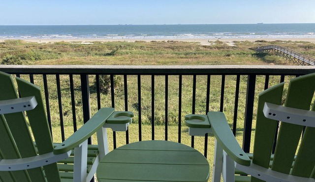3rd Floor Beachfront Condo with a Fantastic view of the Gulf —Sleeps 2.