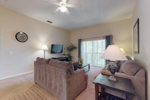 3rd floor condo w balcony gym restaurant near theme parks sauna