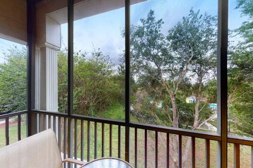 3rd floor condo w gym basketball court tennis court balcony restaurant