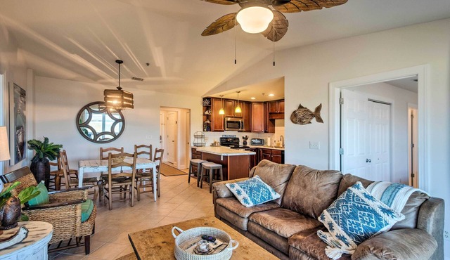 3rd-Floor Riverfront Condo: Walk to Downtown Eats!