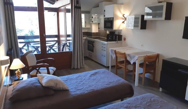 3rd floor, view mountain, balcony, parking, tv, ski locker, 28m², Brides Les Bains