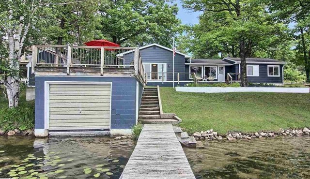 3rd Night Free Oct 31-April 1: Clam Lake Cottage w/Torch Lake Access