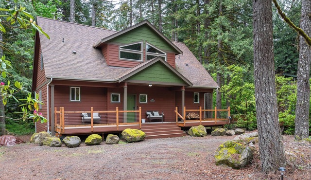 3rd night FREE stay before 4/20/26 hot tub,pet friendly,