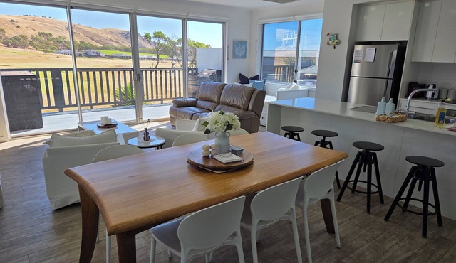 3rd on Troon - A golfer's paradise at Links Lady Bay.