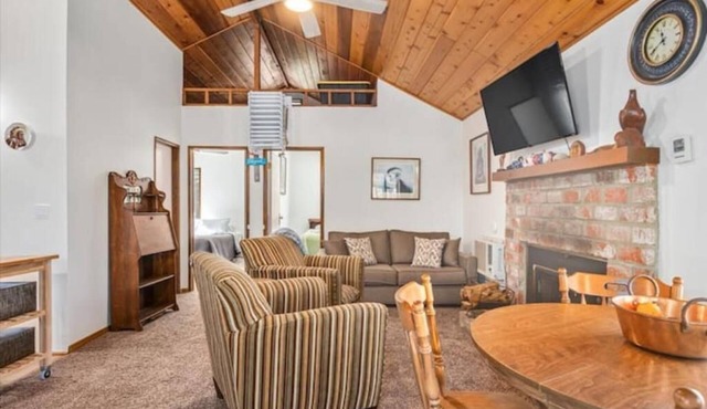 3RM Loft Cabin w trees, fire pit, swing, horseshoes!