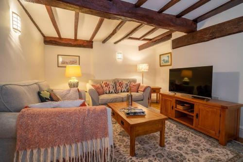 3x bed, 2x bath, sleeps 6, central location!