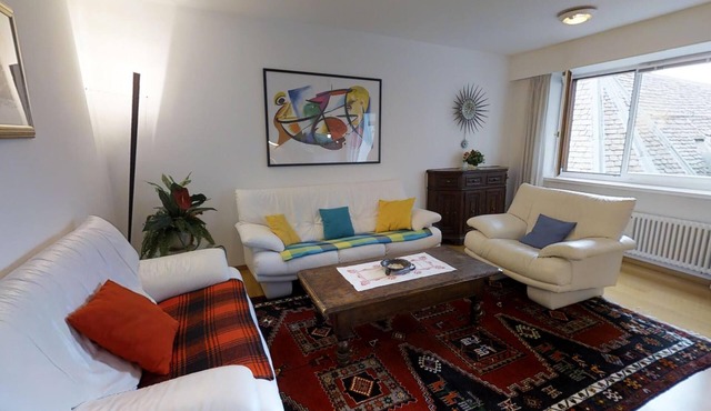 4 ½-room apartment on the third floor, about 105 m2.