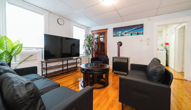 4/1 - 3BR Worcester - Cozy Apartment Near Clark Uni