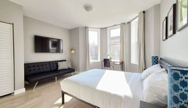 4 #1N - 4 Bedroom/4 Bath Condo - McCormick Place, Wintrust Arena, Chinatown