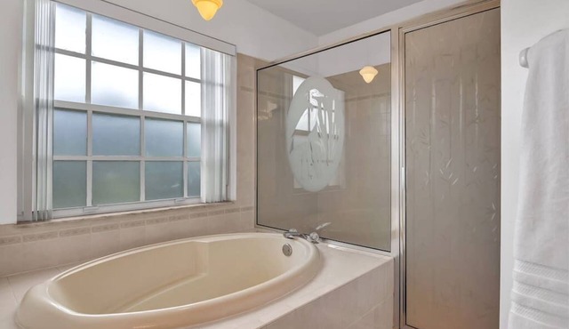4/2 Home with Enclosed Heated Saltwater Pool