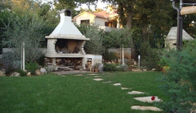 4 +2 pers. FREE Wi-Fi, AIR, & GARDEN GRILL, FAMILY FRIENDLY