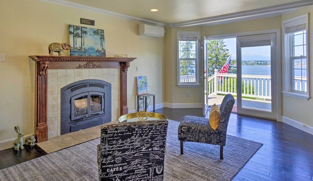 4,200 Square Foot Beachfront Port Orchard Retreat!