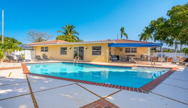 4/3 for 10-Heated Pool-Pool Table-BBQ-Patio Dining