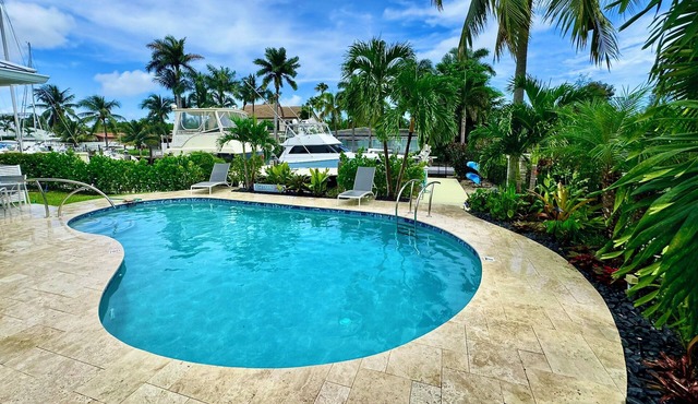 4/3-Heated Pool-Dock-Ping Pong-Kayaks-Luxurious