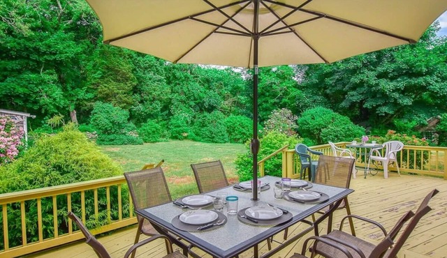 4-5 Min to Mill Pond or Nauset Beach!