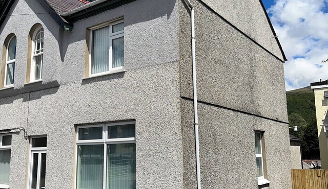 4-6 Guests in centre location with stunning views