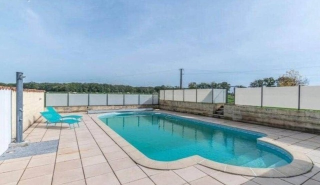 4/6 person cottage with heated swimming pool