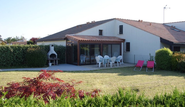 4/6-PERSON HOUSE IN SAINT VINCENT SUR JARD