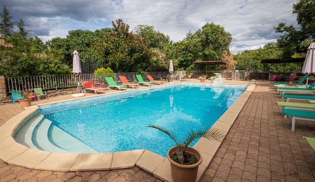 4/6 person gîte in the Garidels estate