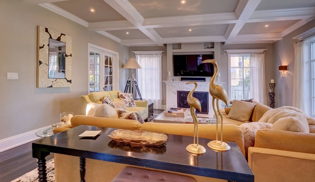 4/6bd SPACIOUS, Heart of Miami Beach! Mediterranean Villa w/Jacuzzi, HUGE YARD!