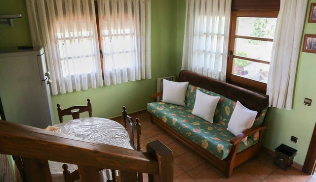 4 accommodations with pool, garden and barbecues in an environment of nature.