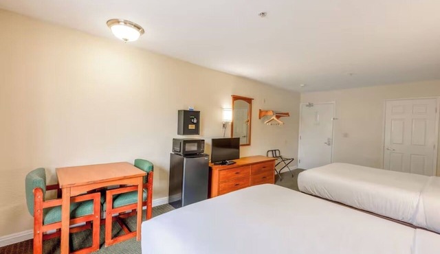 4 Accommodations | Near from Pier, Lake, & Beach | 2 Queen Beds | Free Parking