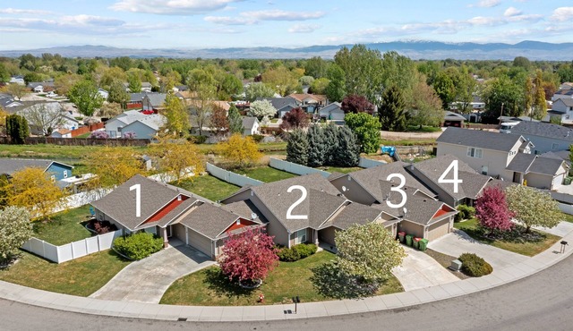 4 Adjacent Homes | Great for Families | Sleeps 32!