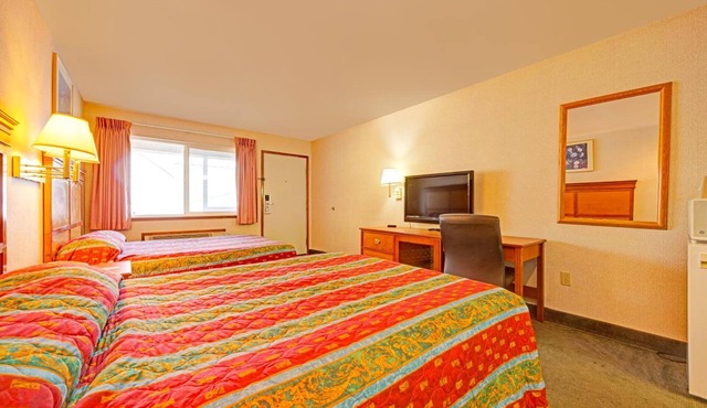 4 Affordable Units Perfect for Gorge Explorers | Bridge of the Gods - 4.4 miles