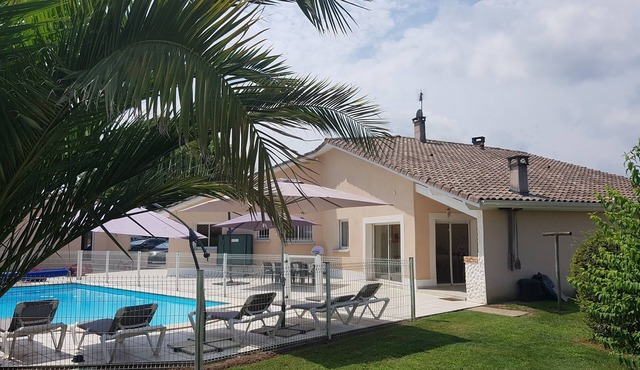 4* AIR-CONDITIONED VILLA WITH SECURE HEATED POOL NEAR HOSSEGOR CAPBRETON