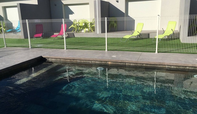 4 apartments in villa with swimming pool