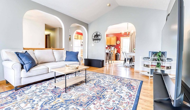 4 bd 2.5b 8 guests | Game Room | Large Backyard