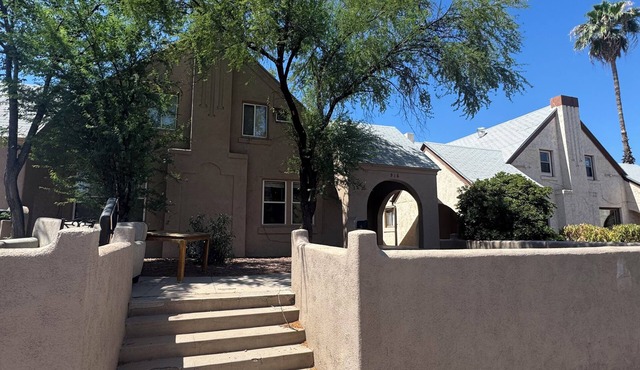 4 bd 2 ba Charming University Duplex