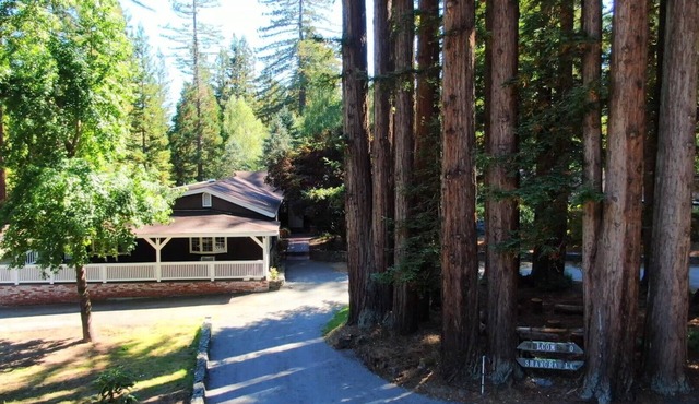 4+bd/3ba Redwood Retreat w/pool